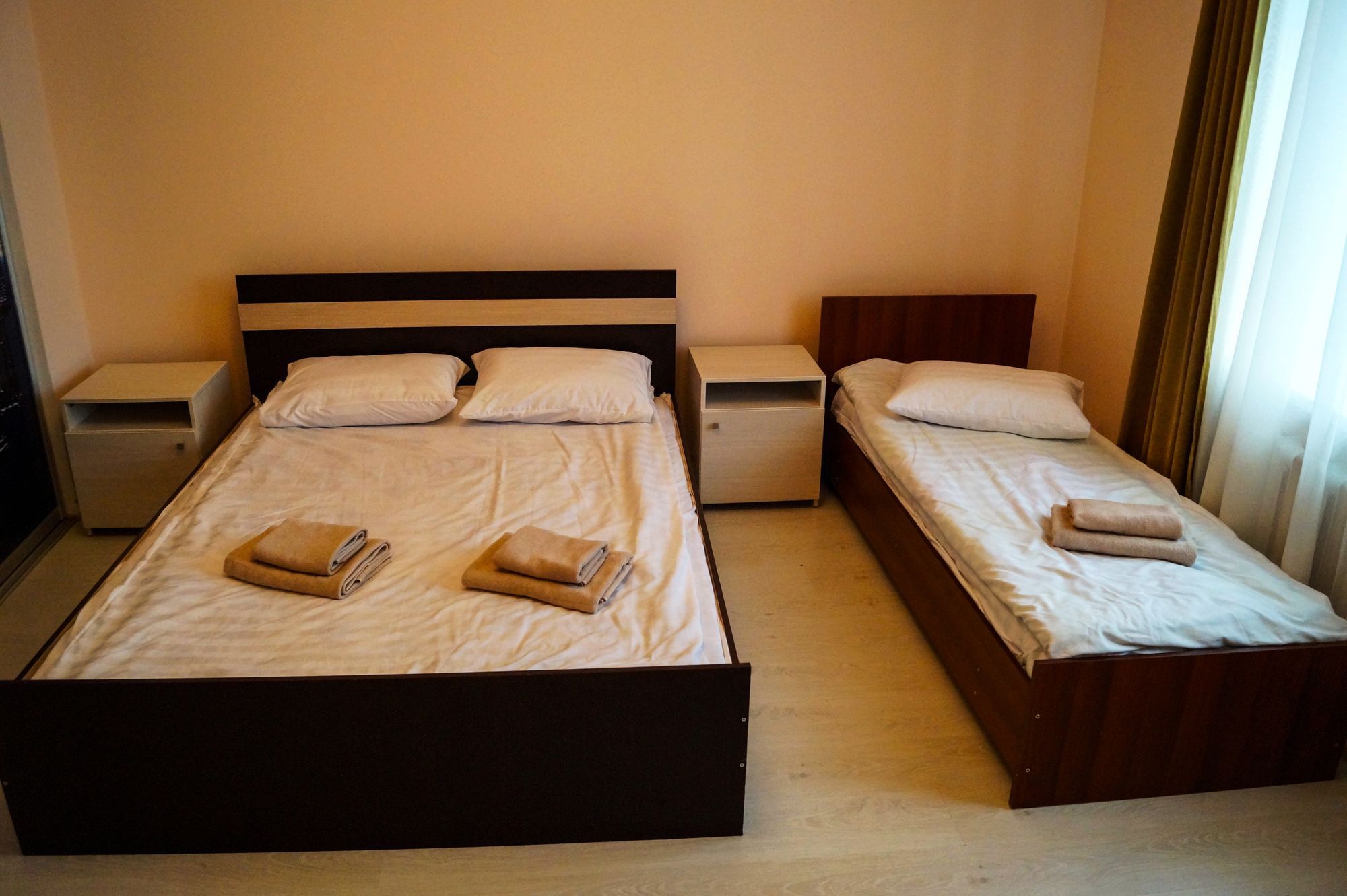 Hostel Nice Travel Astana Extérieur photo