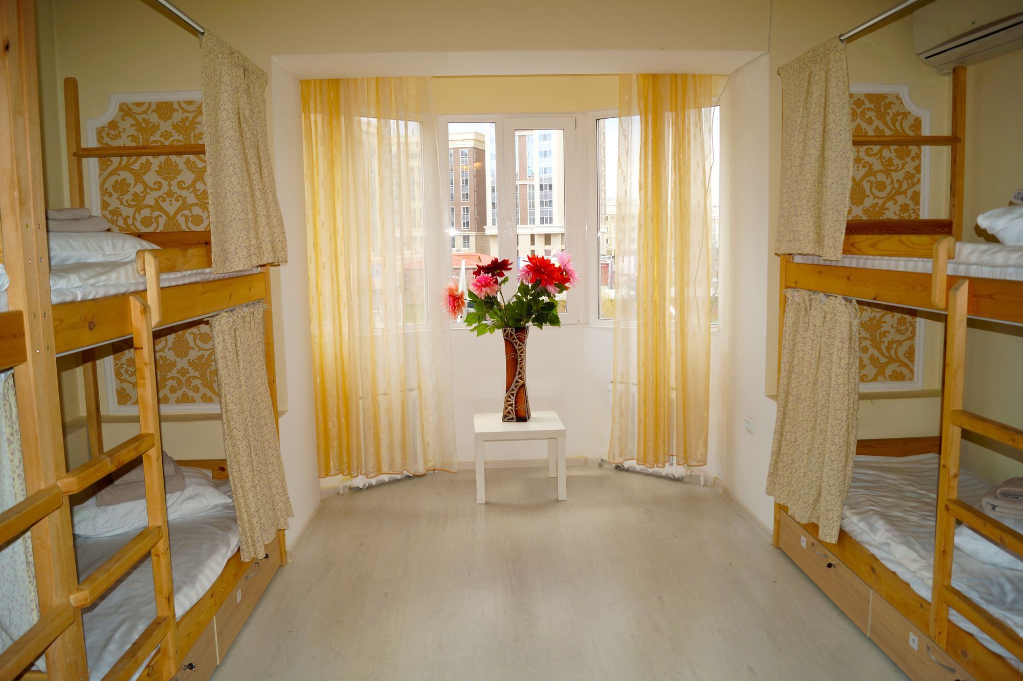 Hostel Nice Travel Astana Extérieur photo